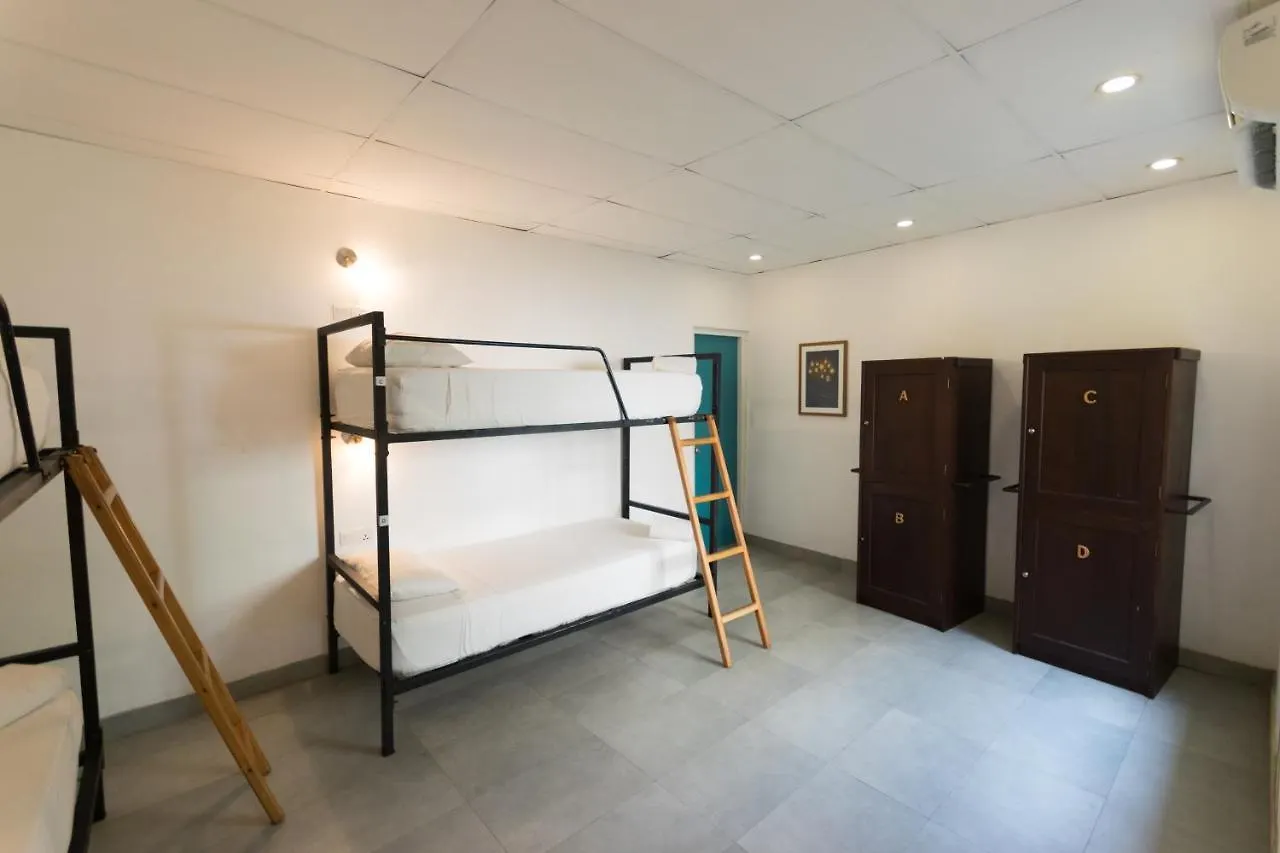 Drift Bnb Colombo Bed & Breakfast
